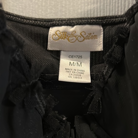 Beautiful lingerie top - Medium - Picture 2 of 5